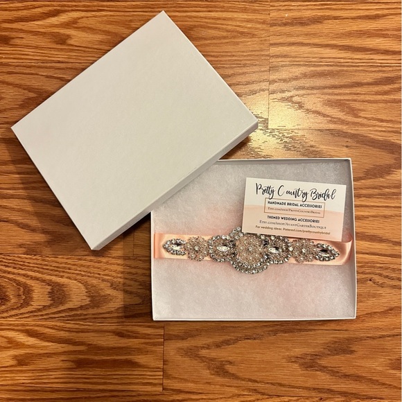 Pearl and Rhinestones Wedding Headband - Picture 2 of 7